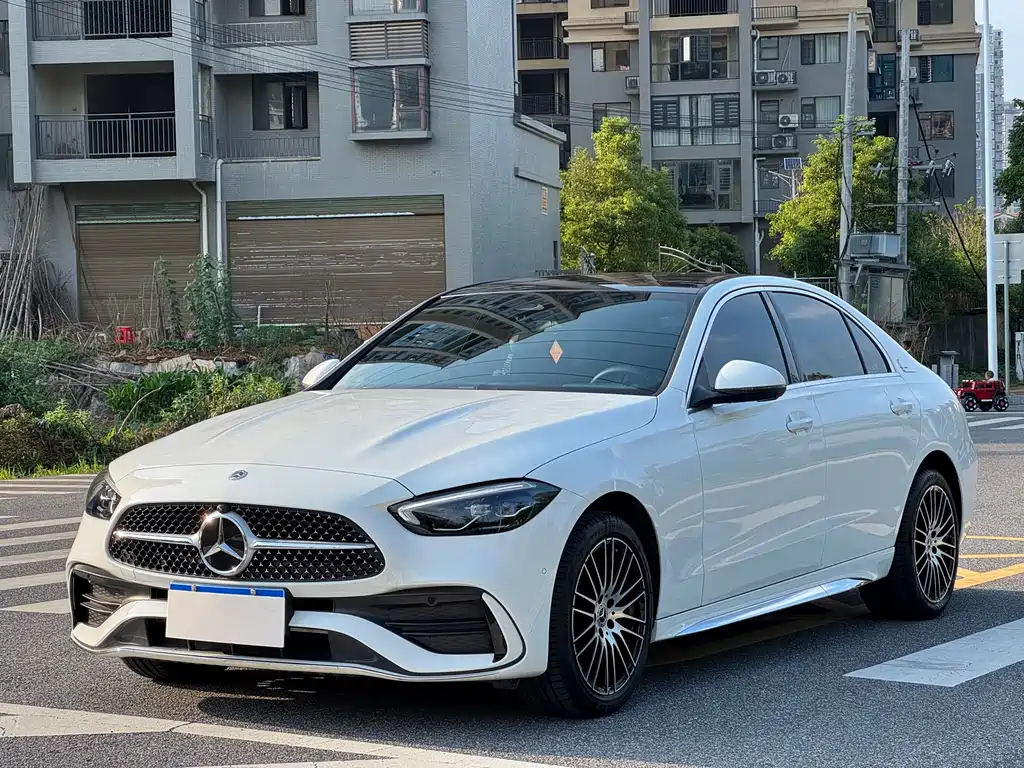 Mercedes-Benz C-Class 2025 — фото 2