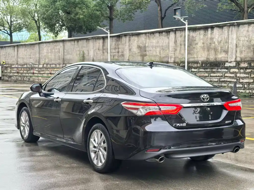 Toyota Camry 2022 — фото 12