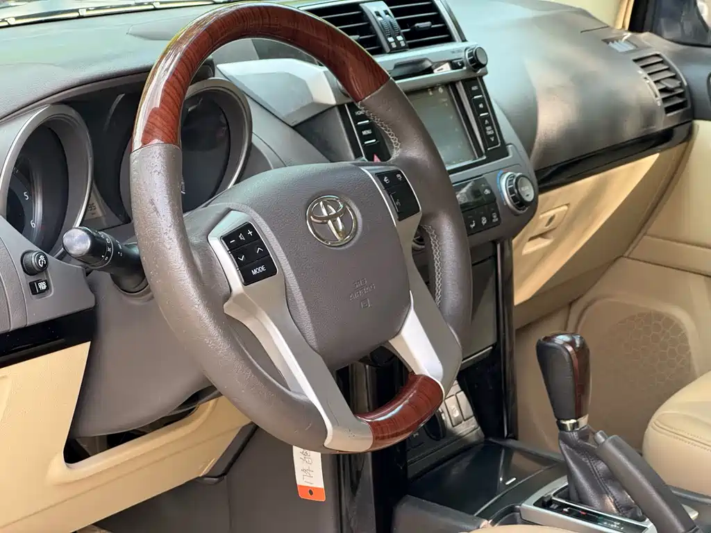 Toyota Prado 2017 — фото 13
