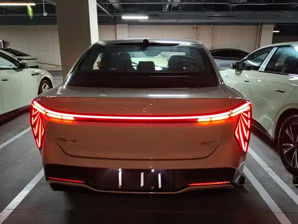 Hongqi EH7 2026