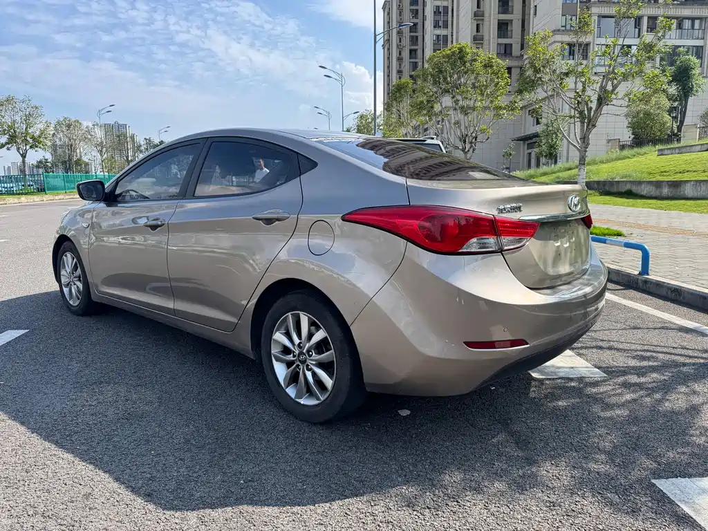 Hyundai Elantra Langdong 2015