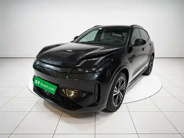 Lynk & Co 08 EM-P 2024
