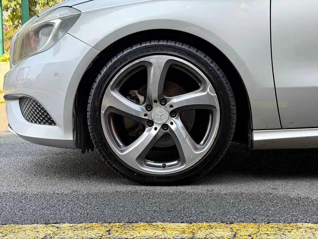 Mercedes-Benz A-Class 2013 — фото 17