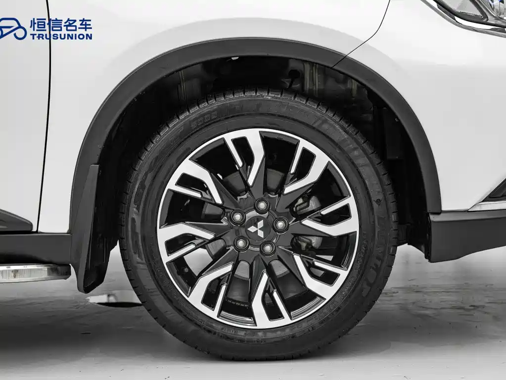 Mitsubishi Outlander 2020 — фото 20