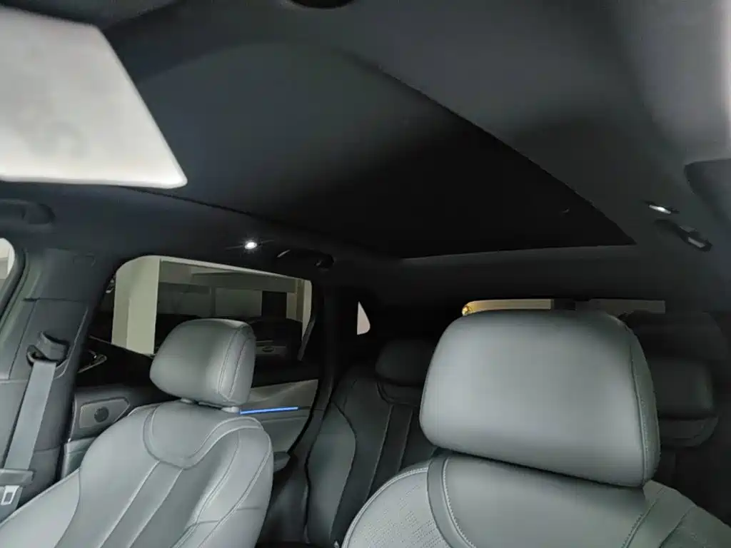 BYD L DM-i 2026 — фото 18