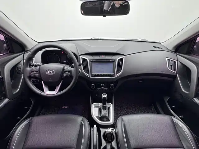 Hyundai ix25 2018 — фото 10