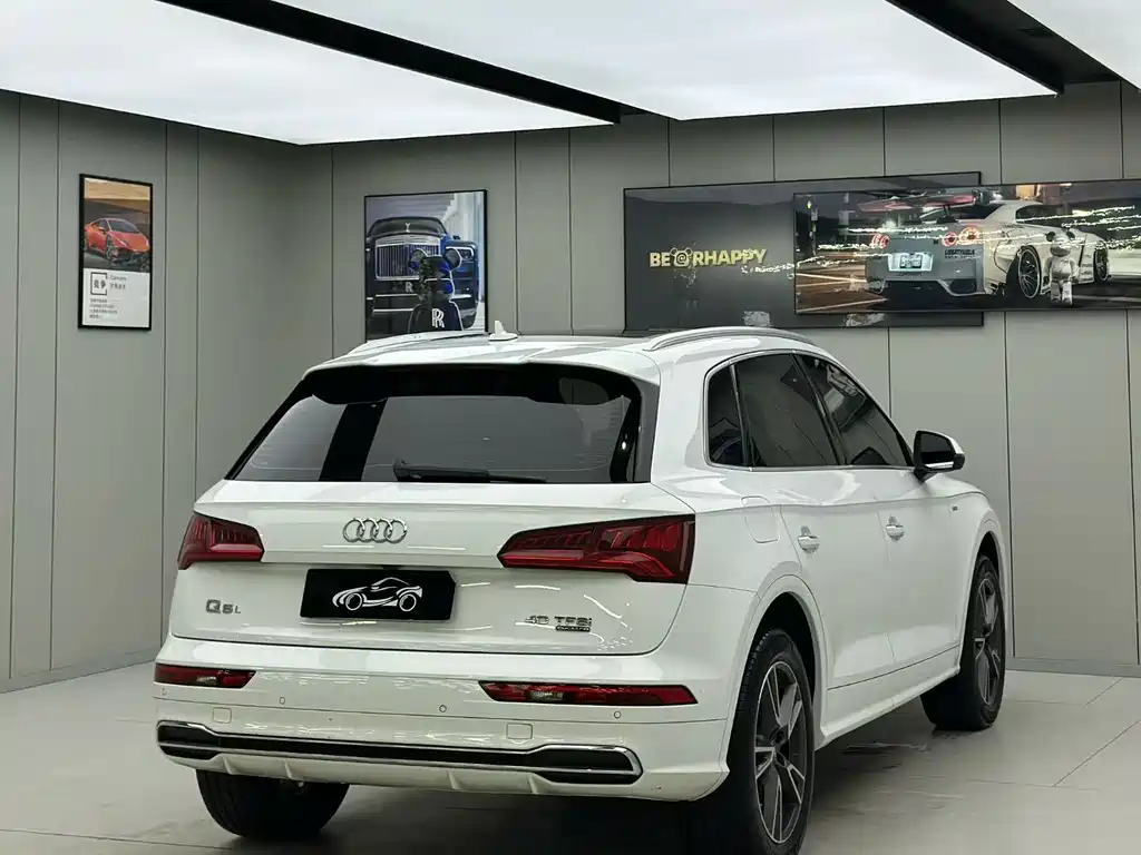 Audi Q5L 2019 — фото 6