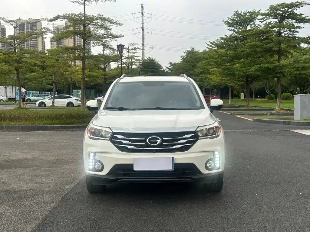 GAC Trumpchi GS4 2017 — фото 2