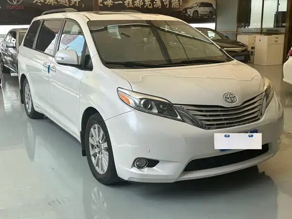 Toyota Sienna 2016