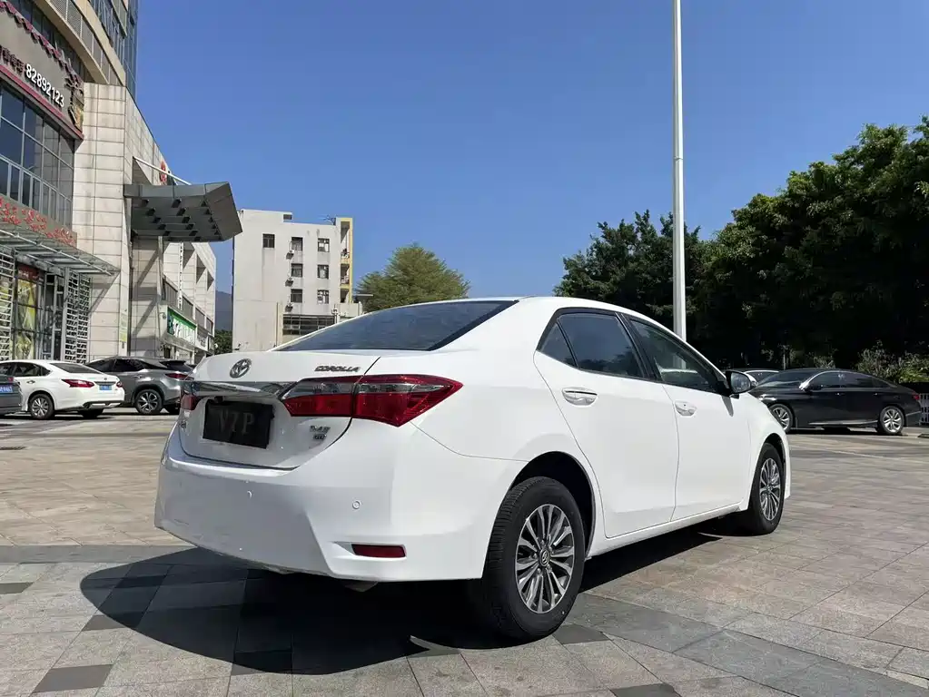 Toyota Corolla 2018 — фото 11
