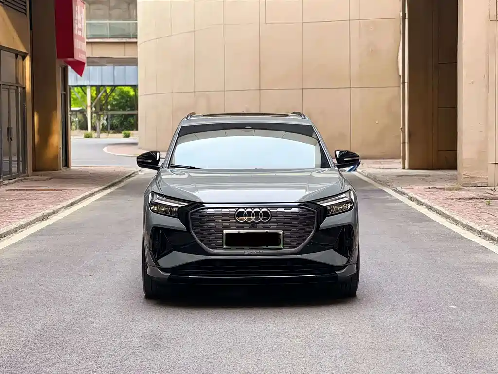 Audi Q4 e-tron 2024 — фото 2