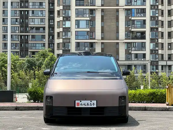 Li Auto MEGA 2025