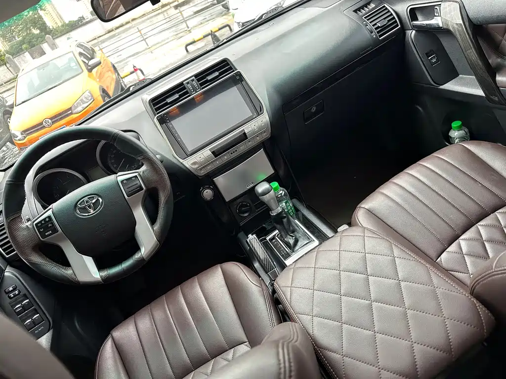 Toyota Prado 2015 — фото 10