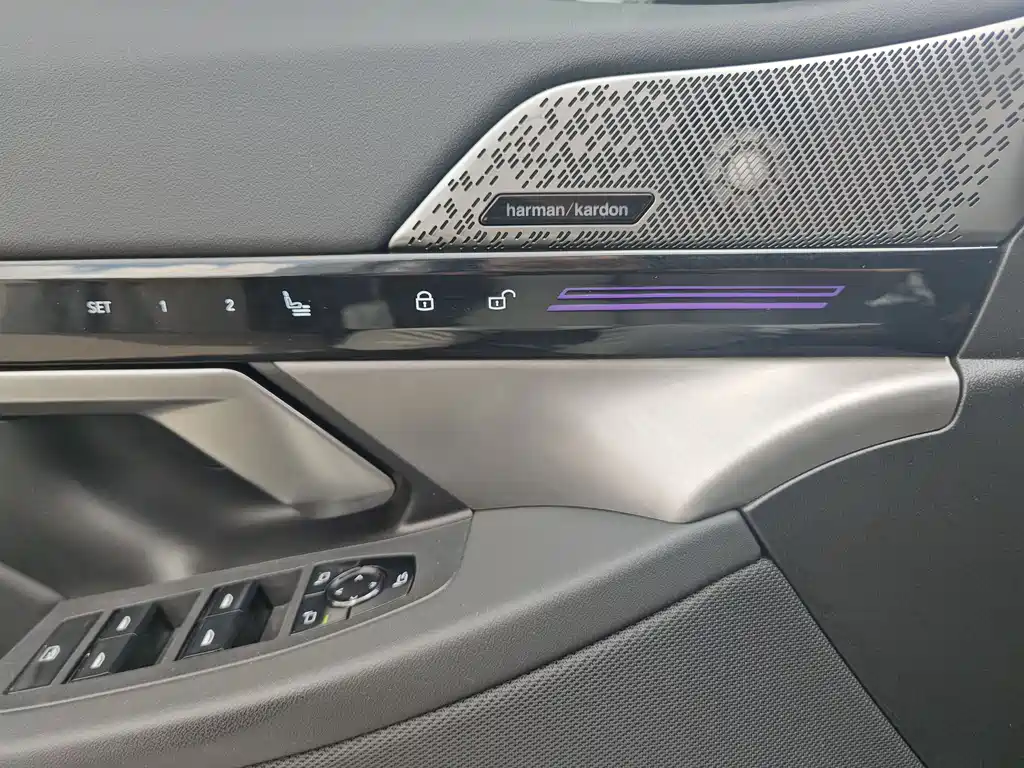 BMW 5 Series 2024 — фото 13
