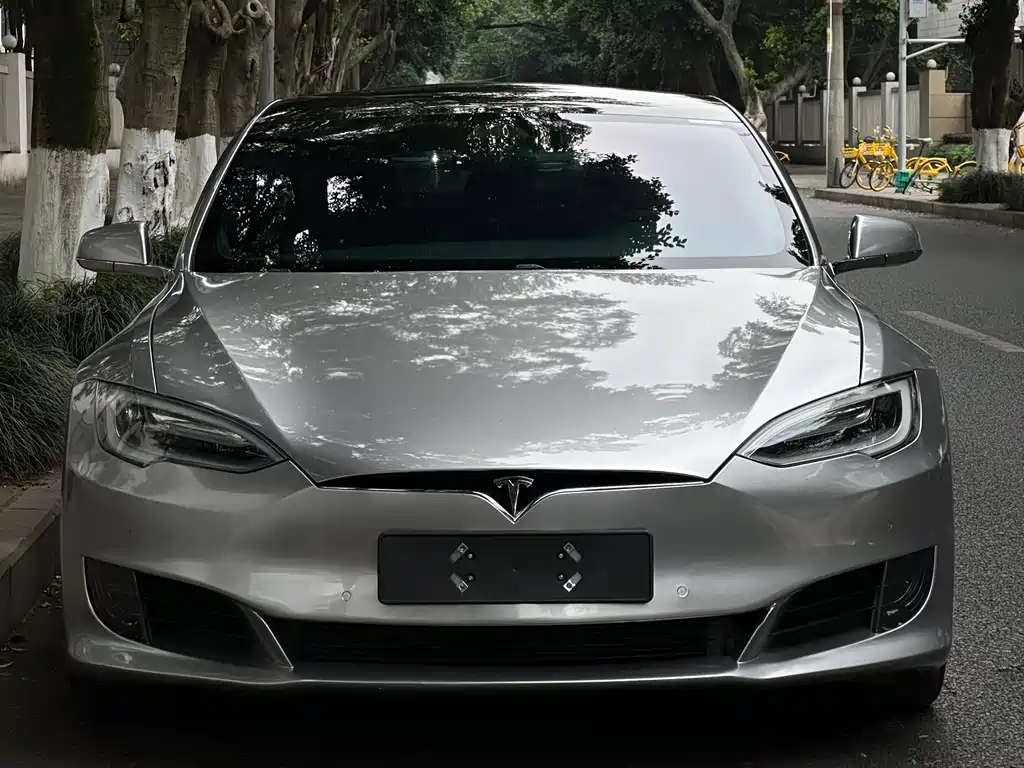 Tesla Model S 2017 — фото 2
