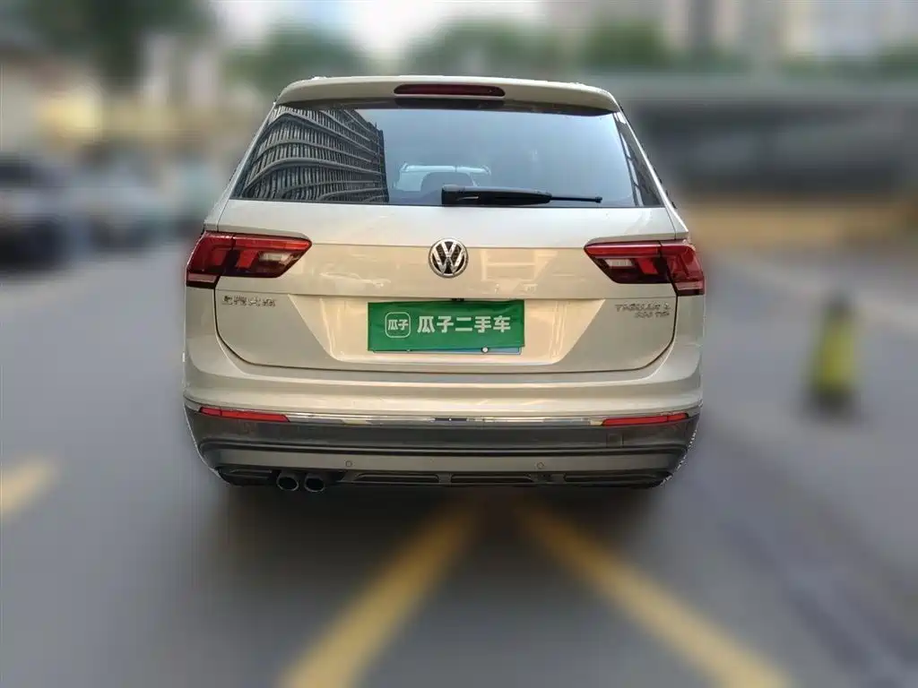 Volkswagen Tiguan L 2017 — фото 3