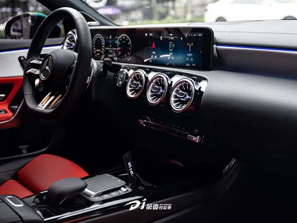 Mercedes-Benz A-Class AMG 2024 — фото 11