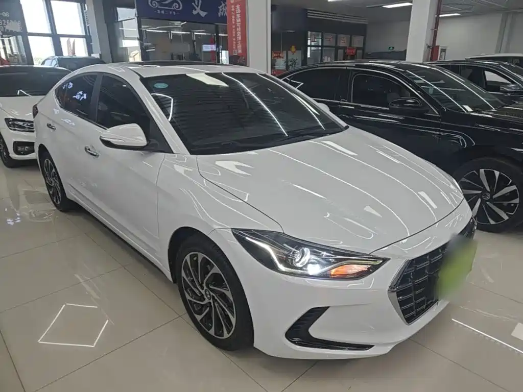 Hyundai Elantra 2020 — фото 4