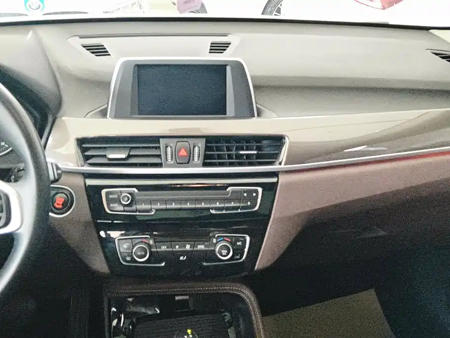 BMW X1 2018 — фото 13