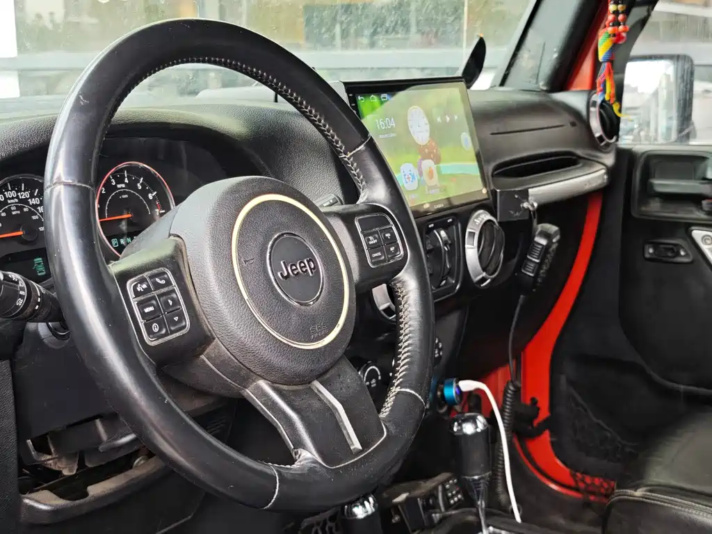 Jeep Wrangler 2015 — фото 13