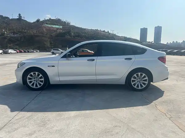 BMW 5 Series GT 2011