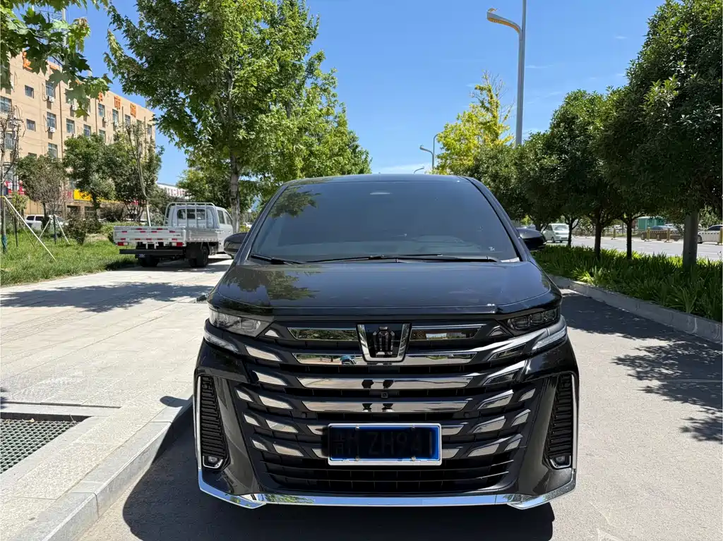 Toyota Vellfire 2025 — фото 2