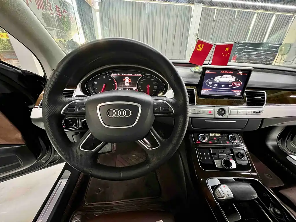 Audi A8 2016 — фото 11