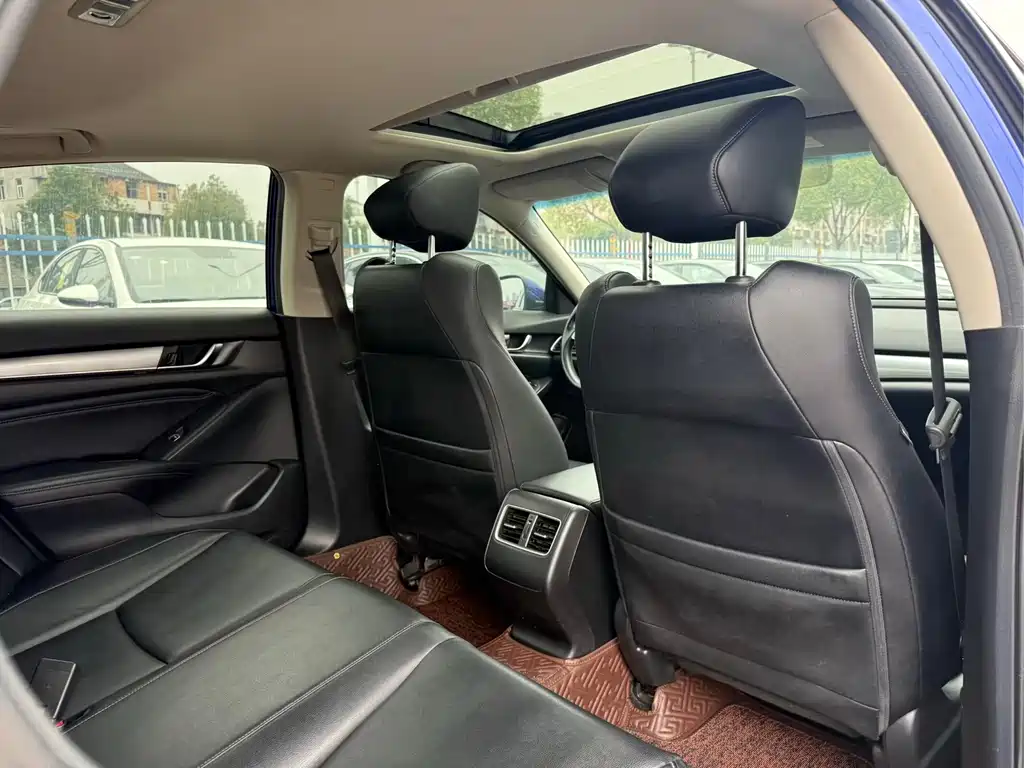 Honda Accord 2021 — фото 11