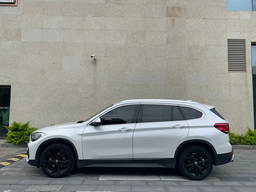 BMW X1 2021 — фото 11