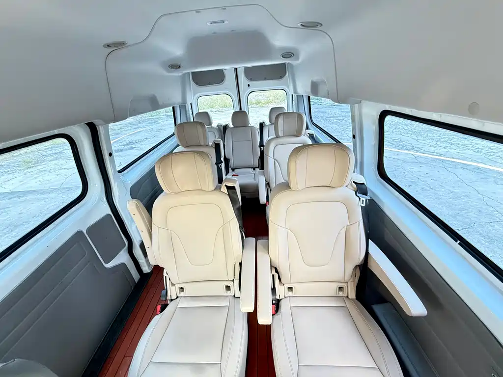 Ford Transit 2023 — фото 18