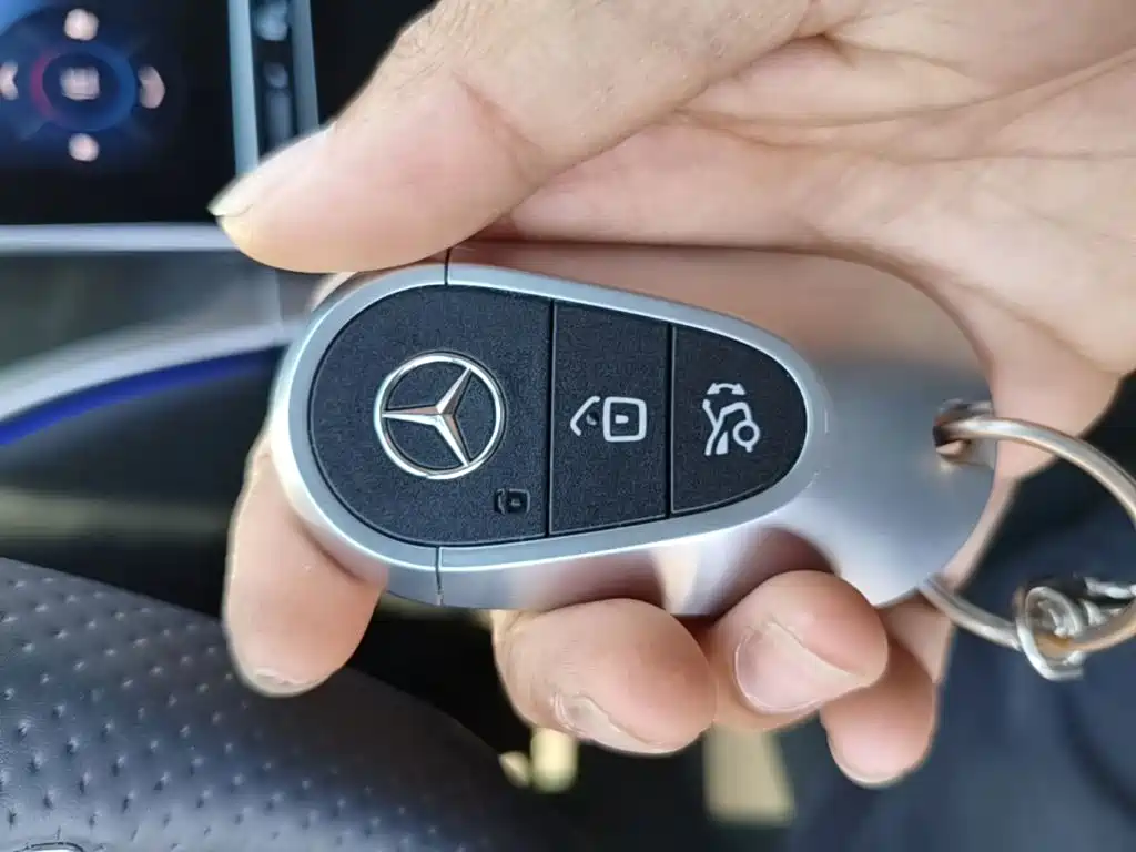 Mercedes-Benz C-Class 2023 — фото 9