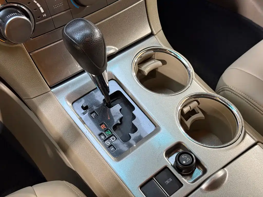 Toyota Highlander 2013 — фото 12