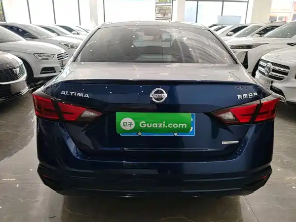 Nissan Teana 2023