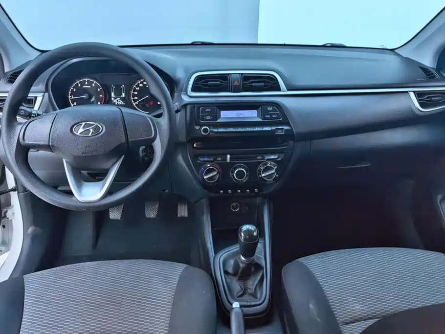 Hyundai Accent 2019 — фото 12
