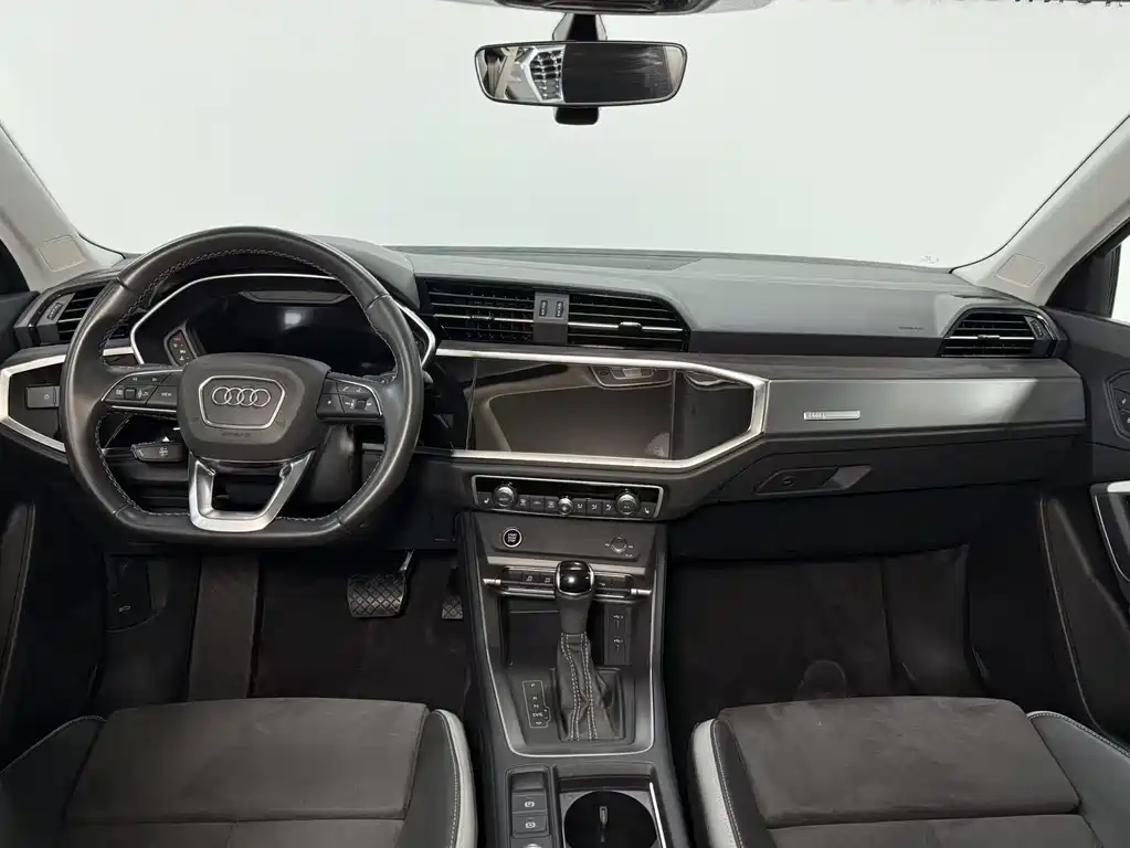 Audi Q3 2023 — фото 11