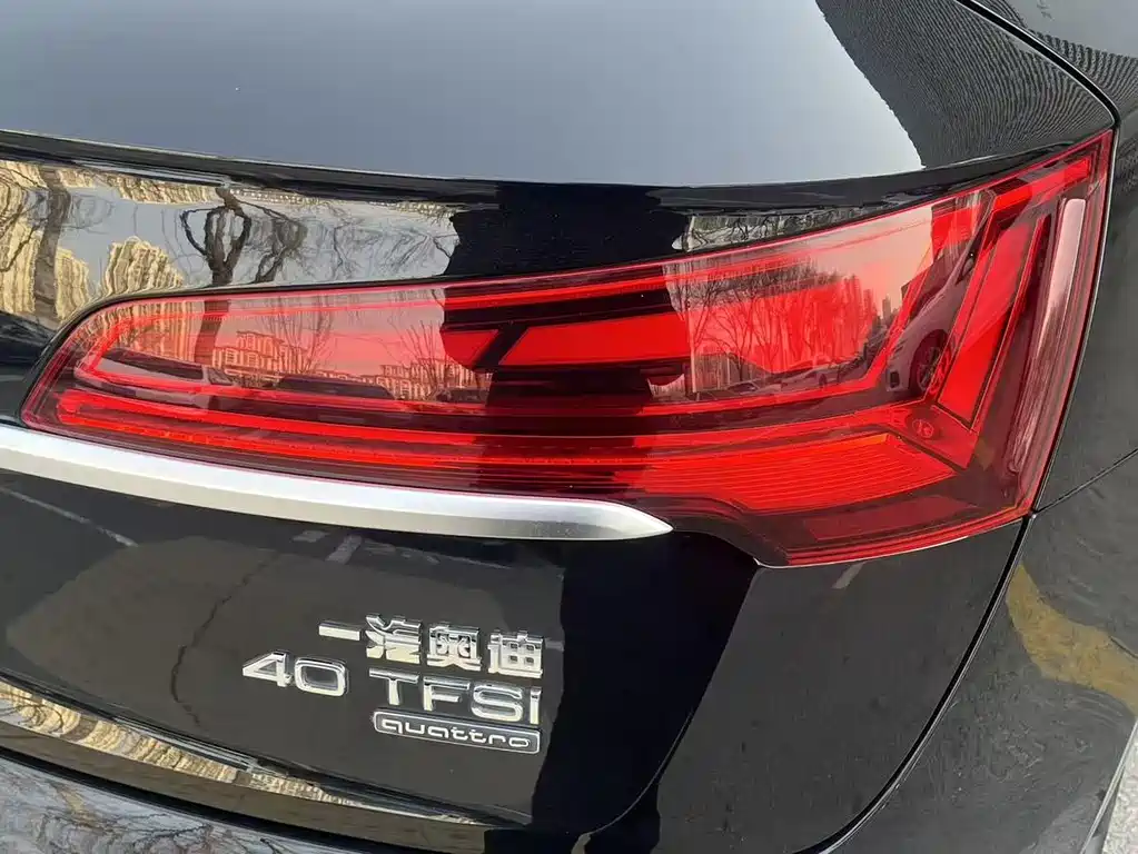 Audi Q5L 2023 — фото 18