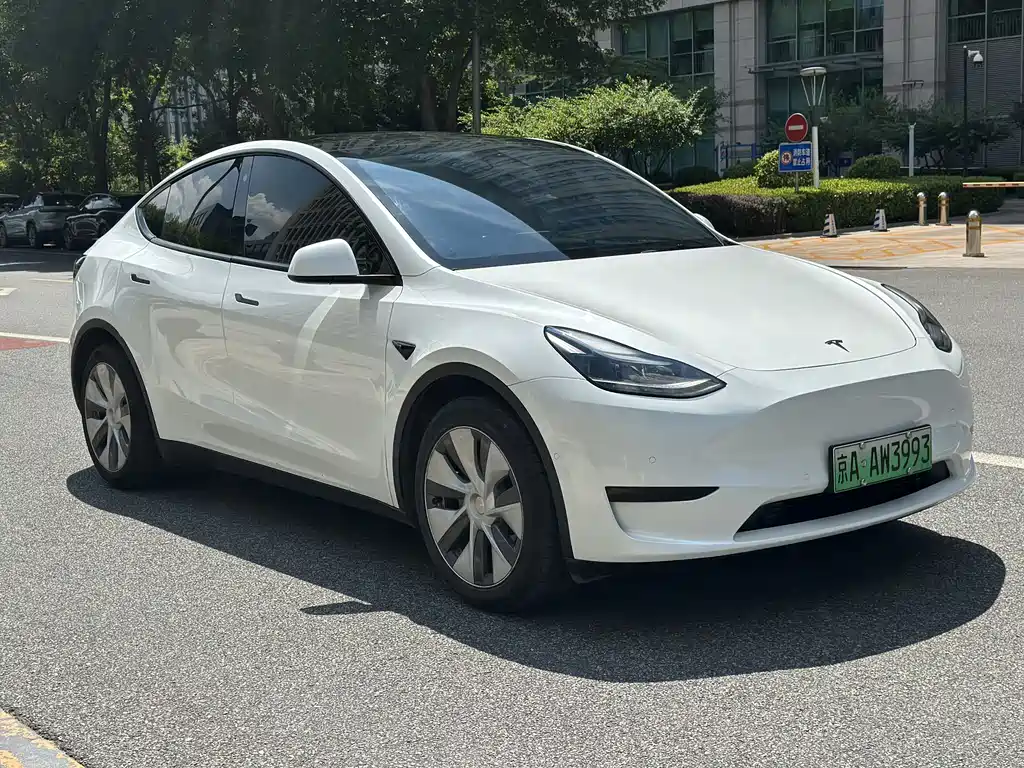 Tesla Model Y 2022 — фото 3