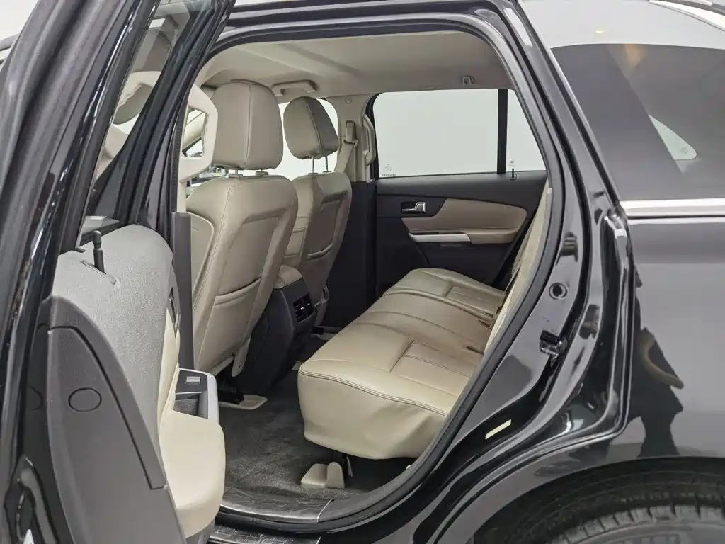 Ford Edge 2015 — фото 15