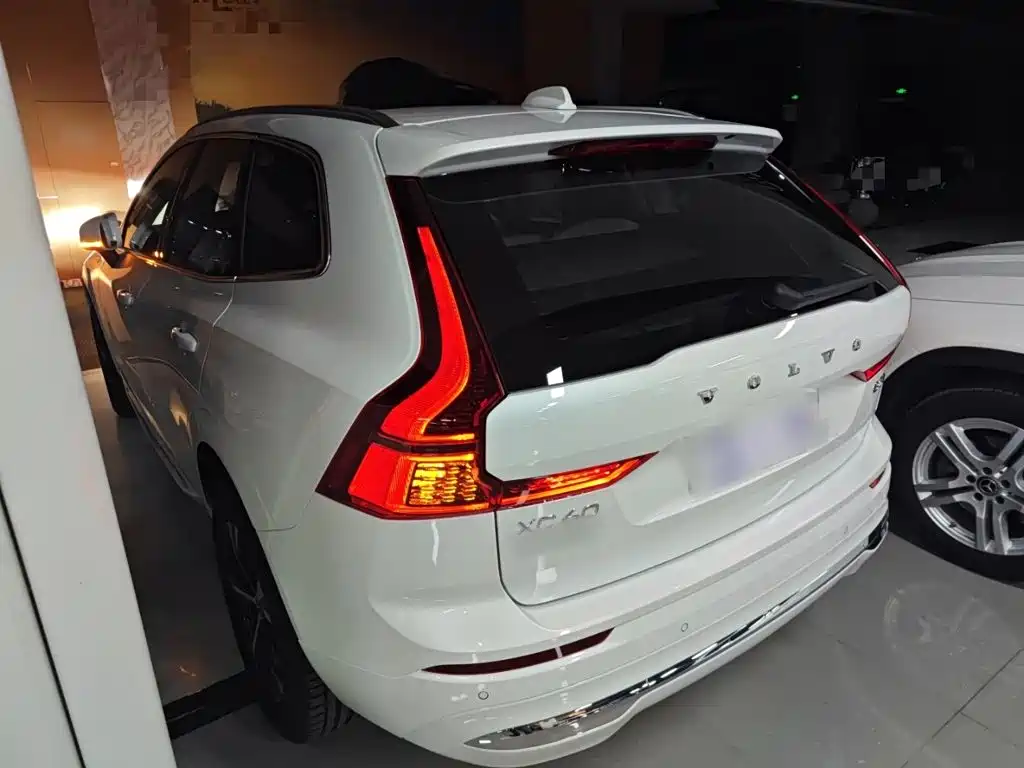 Volvo XC60 2025 — фото 23