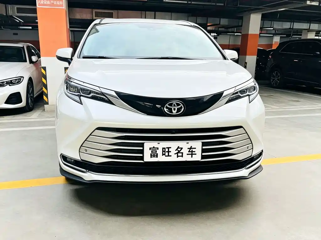 Toyota Sienna 2024 — фото 2