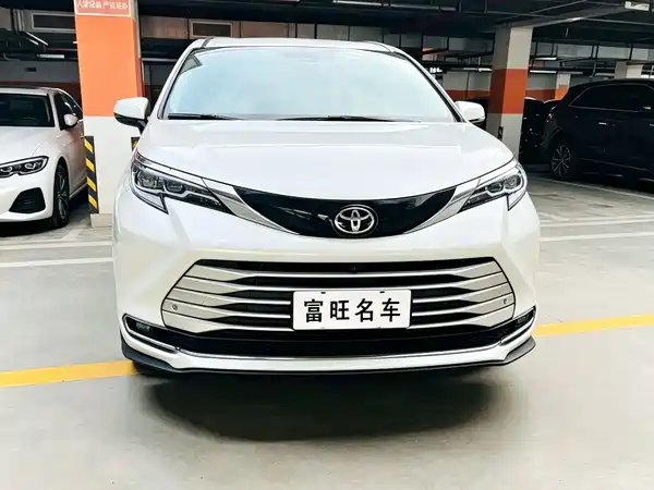 Toyota Sienna 2024