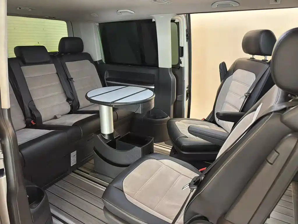Volkswagen Multivan 2018 — фото 6