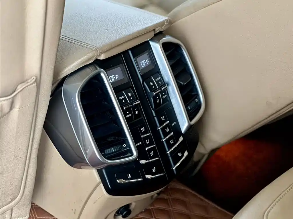 Porsche Cayenne 2014 — фото 11