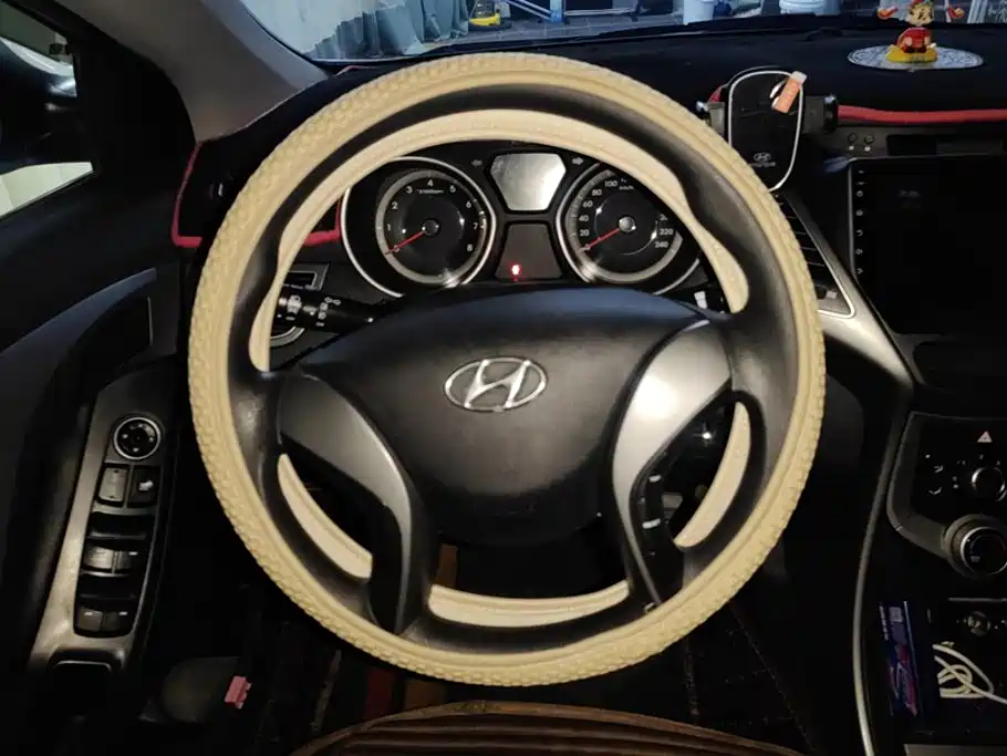 Hyundai Elantra Langdong 2016 — фото 15