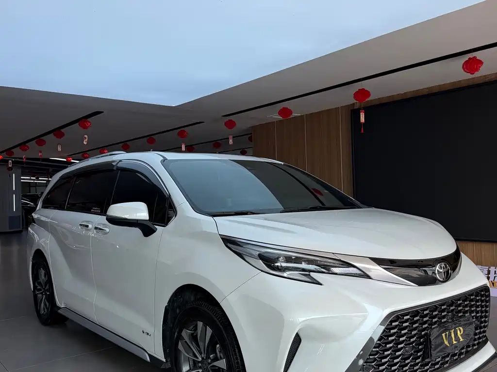Toyota Granvia 2024