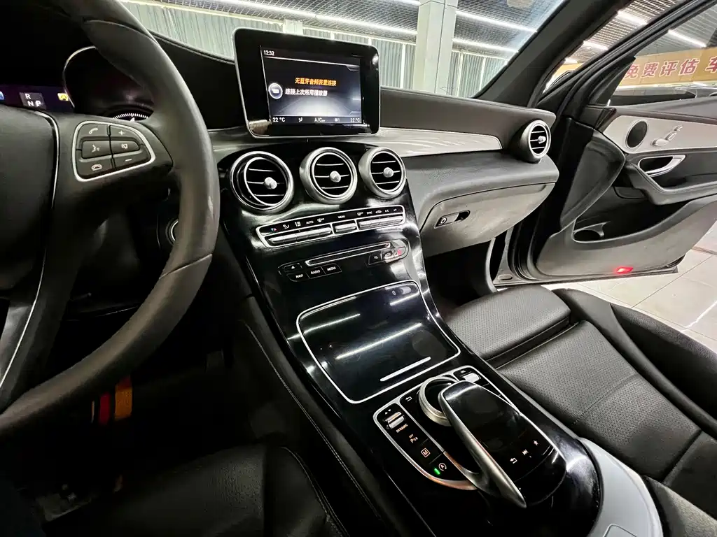 Mercedes-Benz GLC 2017 — фото 12