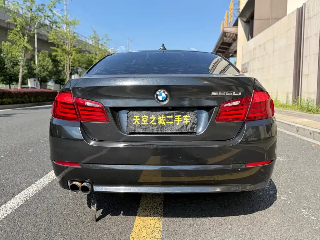 BMW 5 Series 2013 — фото 15