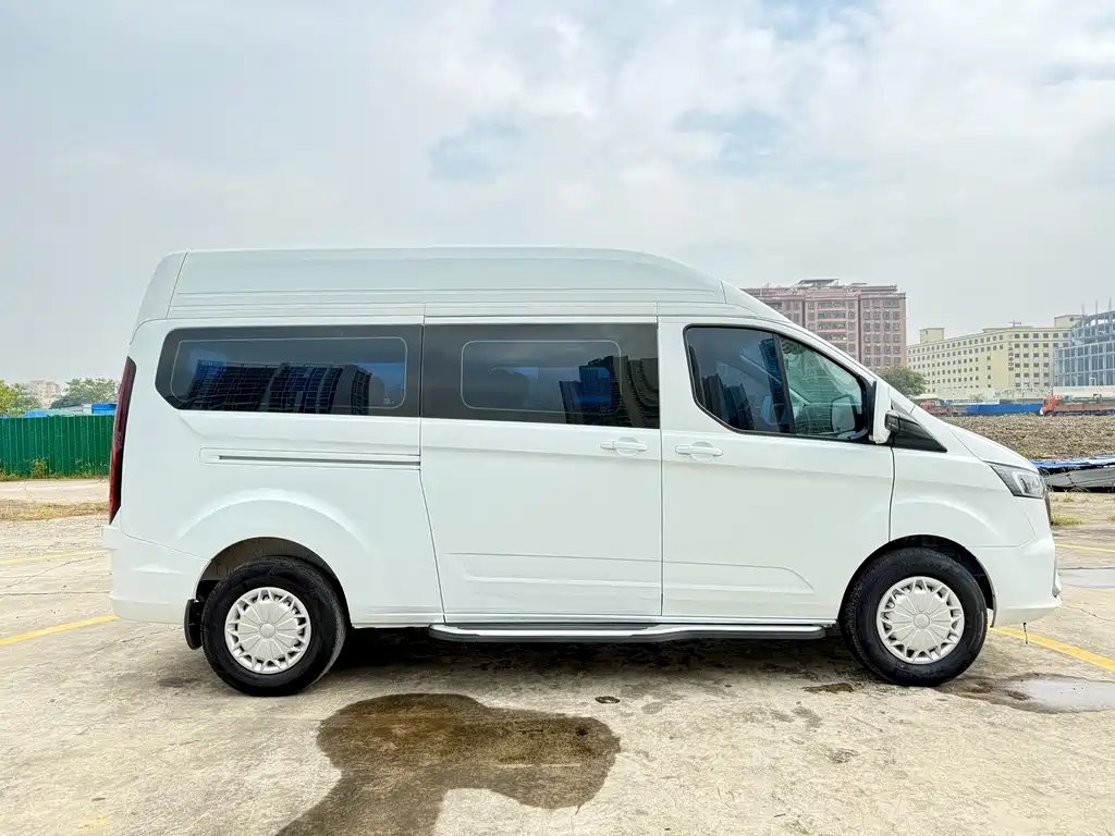 Ford Transit 2023 — фото 4