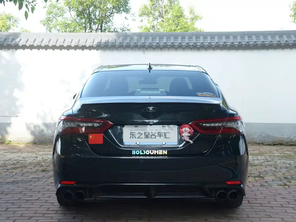 Toyota Camry 2023 — фото 11