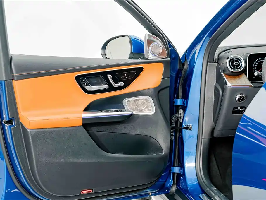 Mercedes-Benz GLC 2025 — фото 15